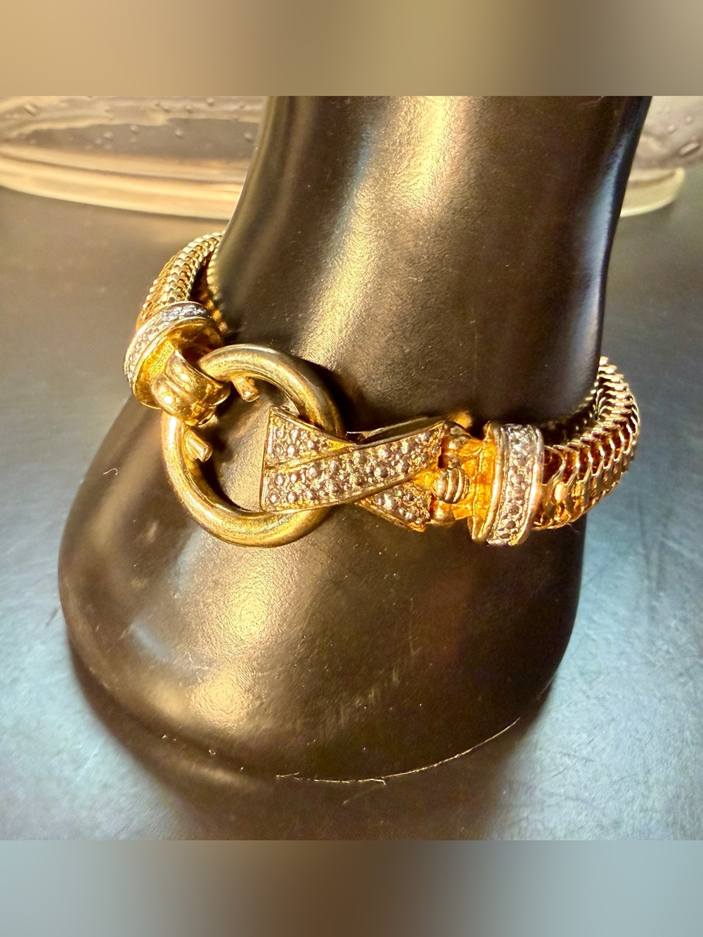 Vintage Avon Gold Tone Snake Chain XO Magnetic Clasp Bracelet